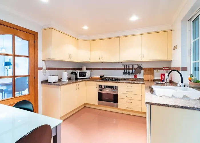 Guestready - Madeiran Paradise With Ocean View Affittacamere Caniço